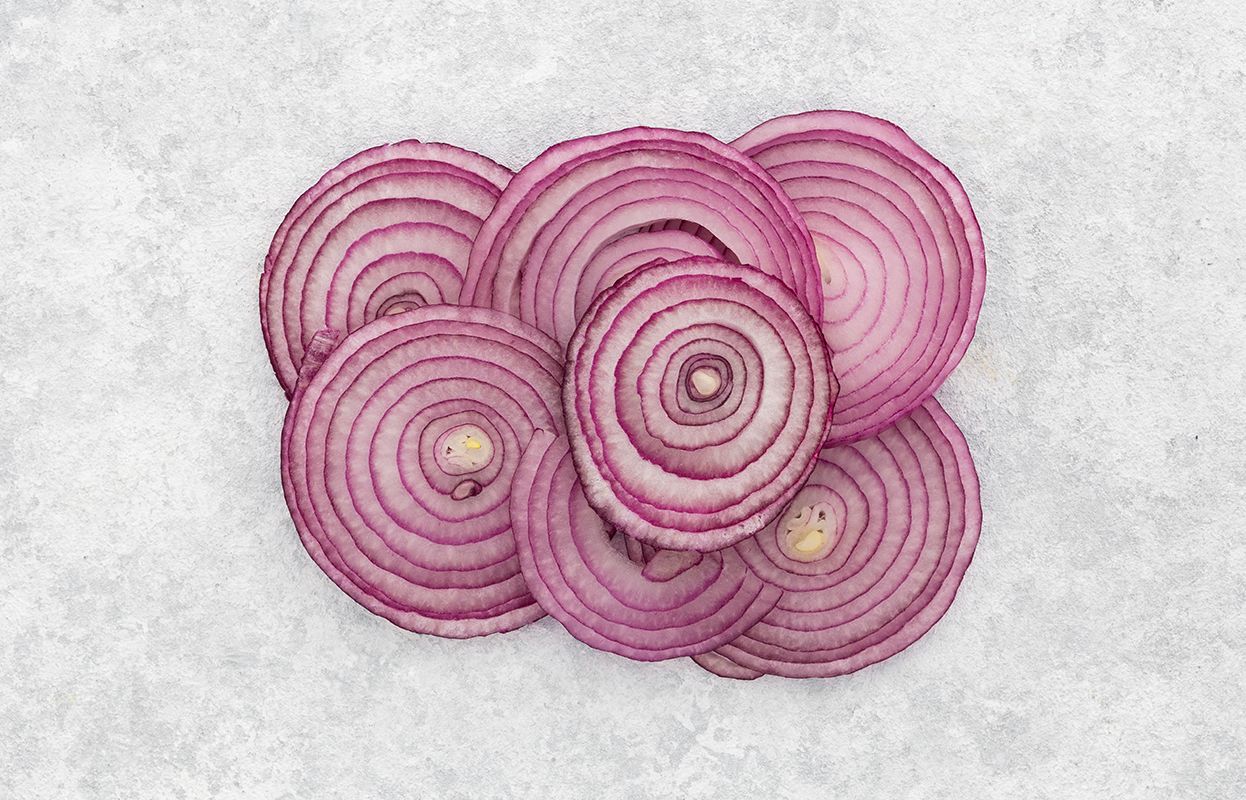 Thinly sliced onions